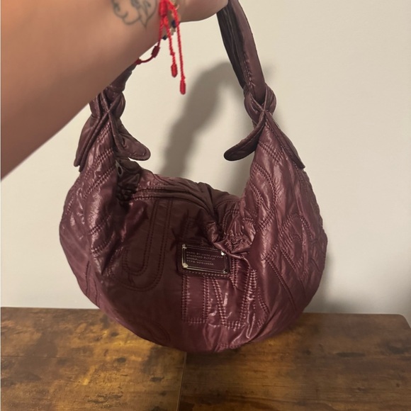 Marc Jacob Elegant Quilted Burgundy Handbag - Picture 2 of 7